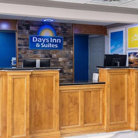 Days Inn & Suites By Wyndham Commerce Dış mekan fotoğraf