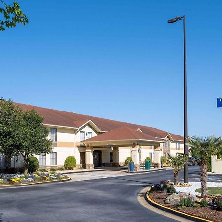 Days Inn & Suites By Wyndham Commerce Dış mekan fotoğraf